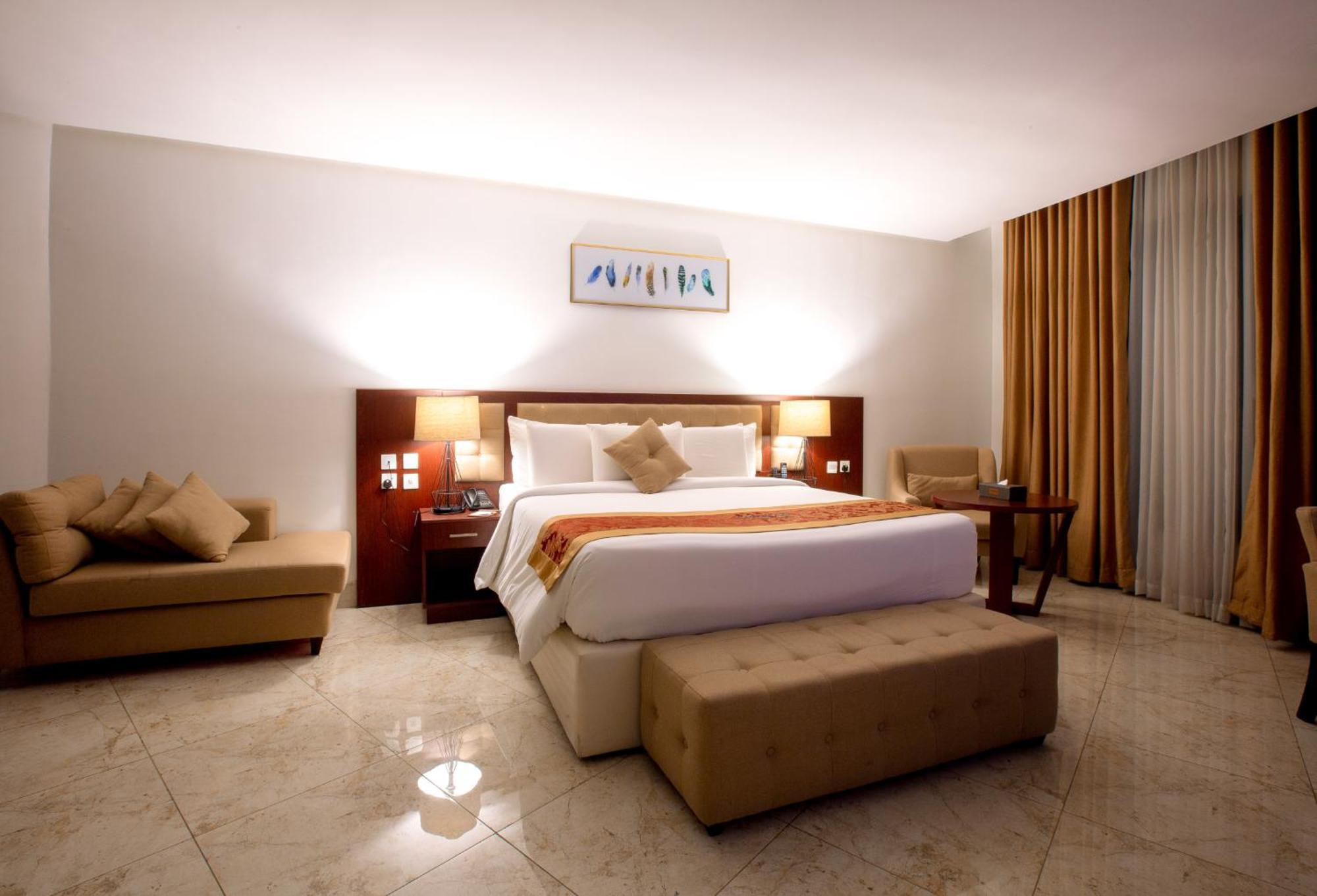 Johnwood Hotel By Bolton Abuja Buitenkant foto