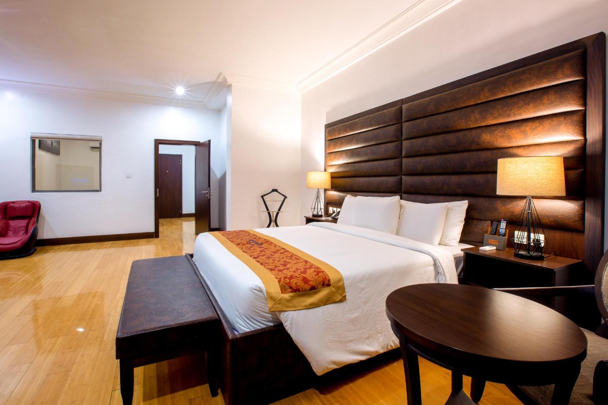 Johnwood Hotel By Bolton Abuja Buitenkant foto