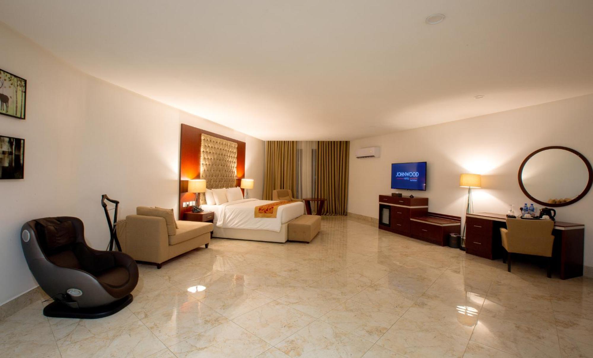 Johnwood Hotel By Bolton Abuja Buitenkant foto