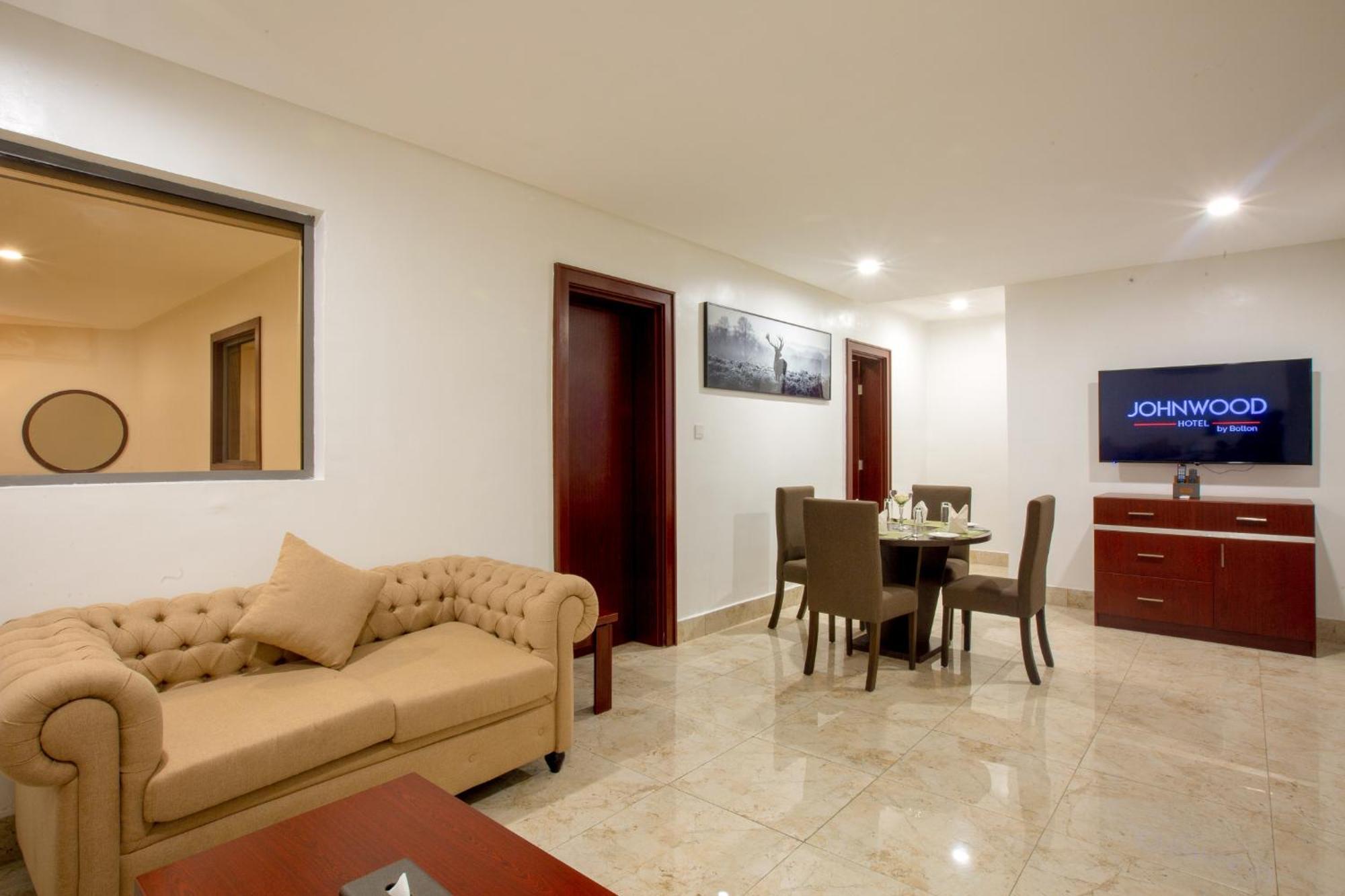 Johnwood Hotel By Bolton Abuja Buitenkant foto