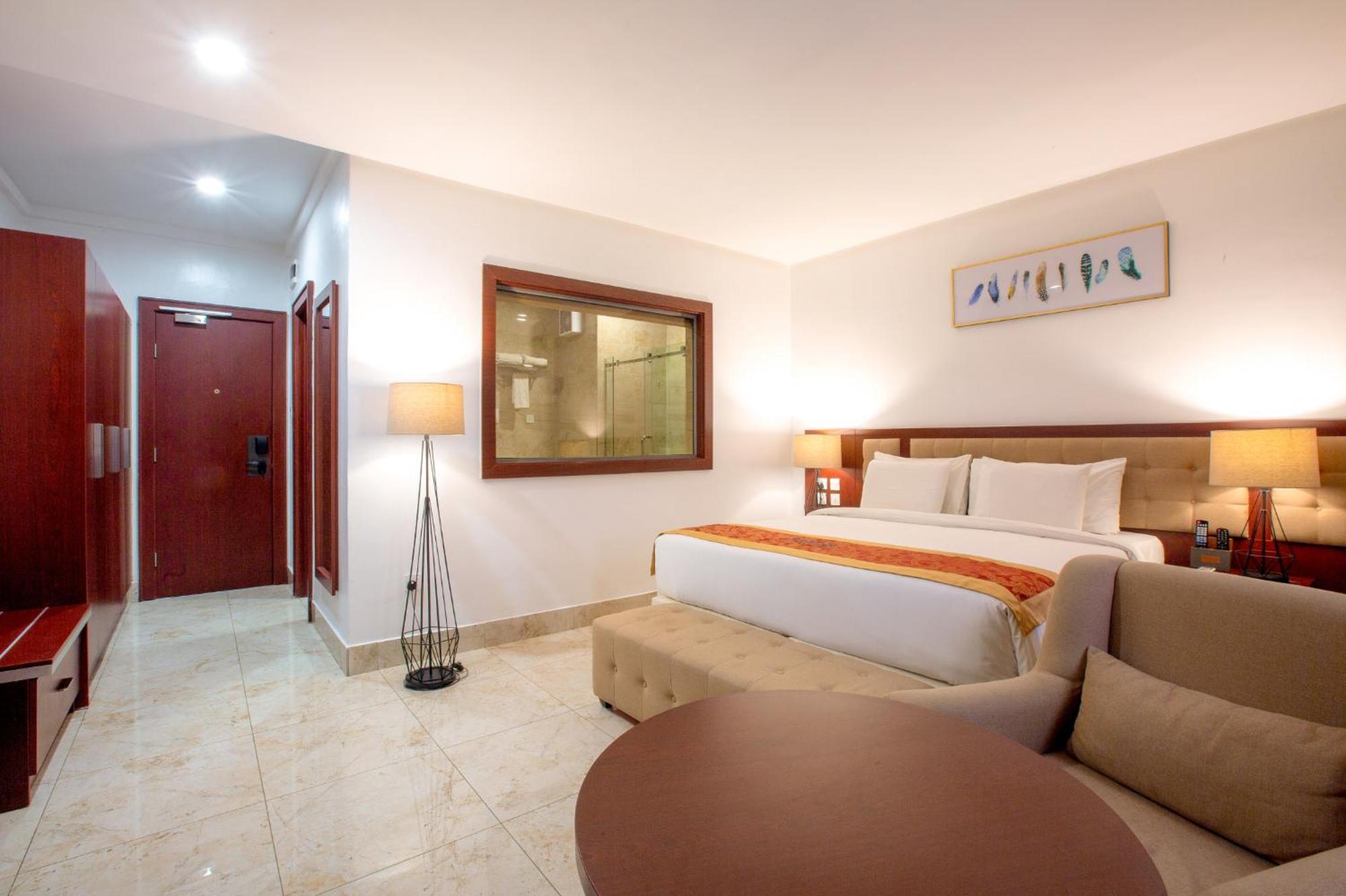Johnwood Hotel By Bolton Abuja Buitenkant foto