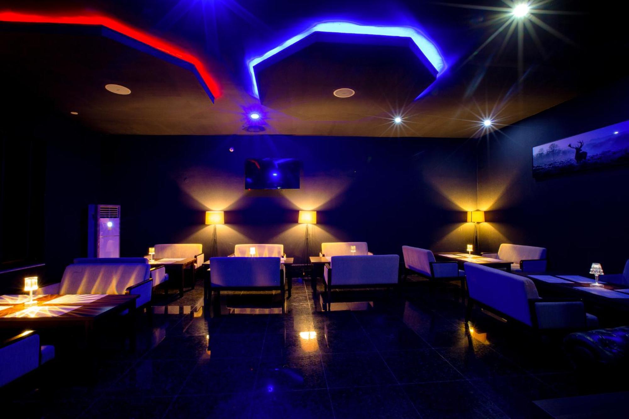 Johnwood Hotel By Bolton Abuja Buitenkant foto