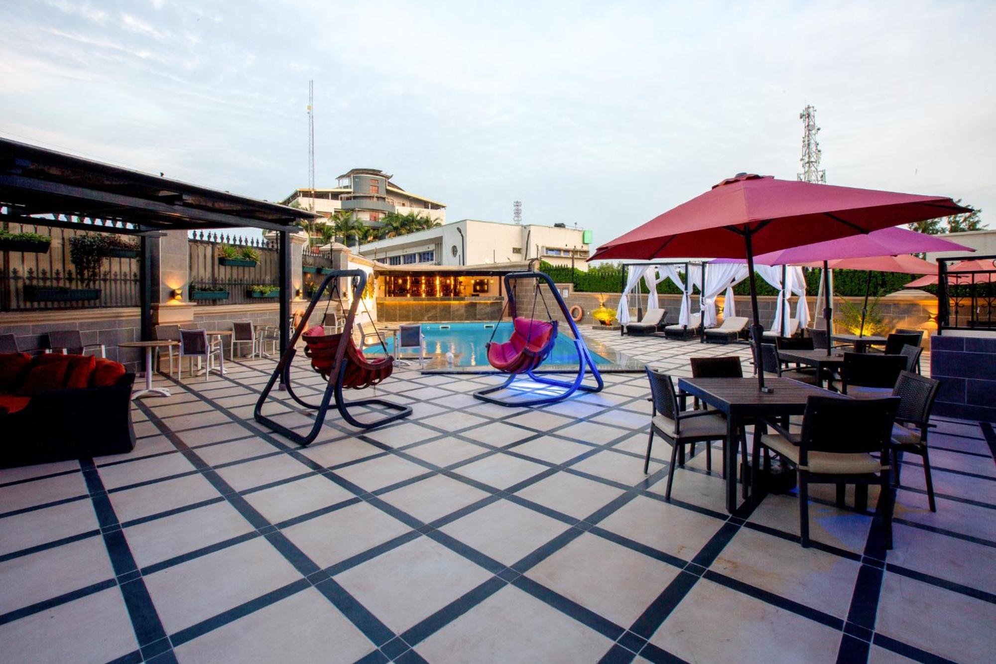 Johnwood Hotel By Bolton Abuja Buitenkant foto
