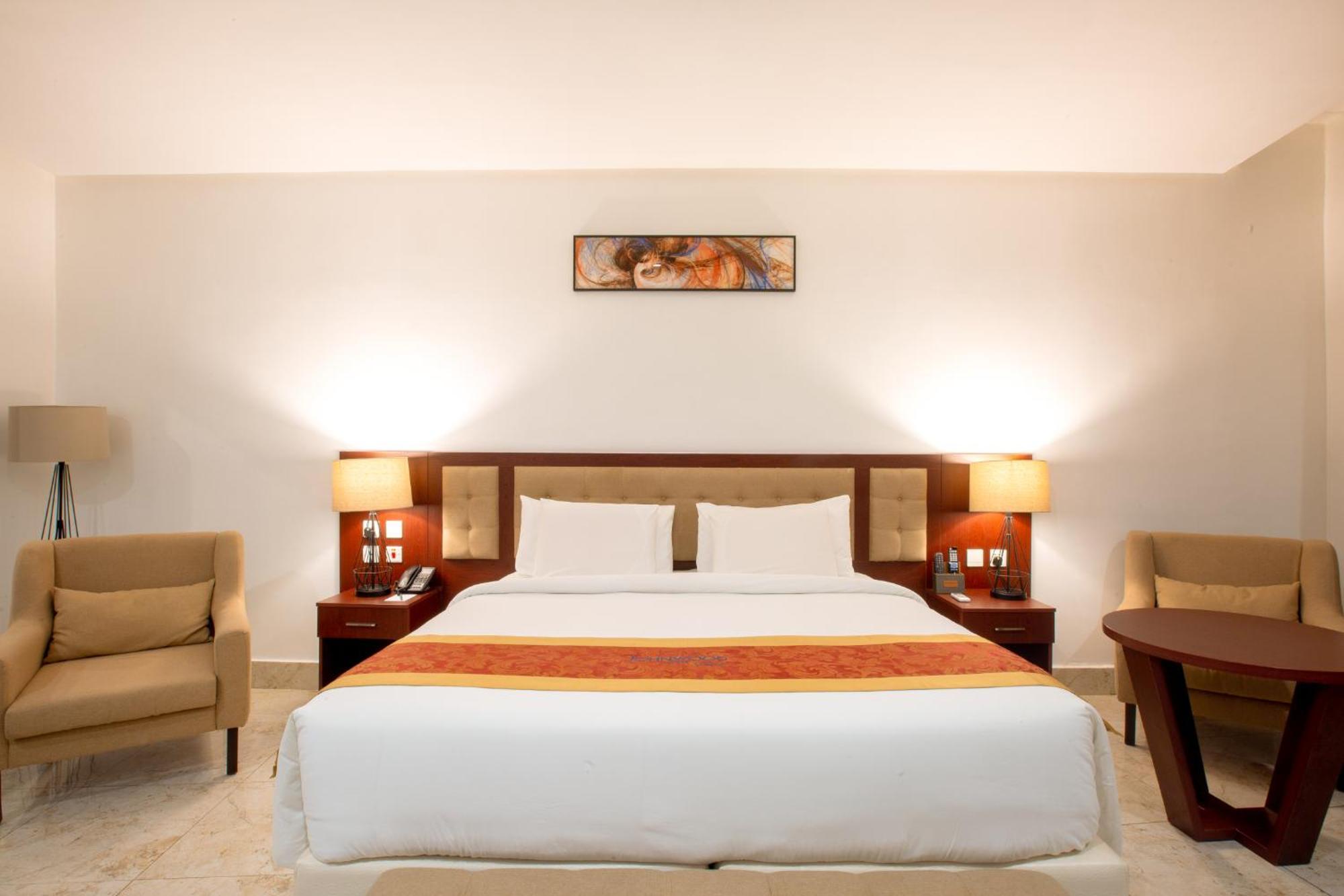 Johnwood Hotel By Bolton Abuja Buitenkant foto