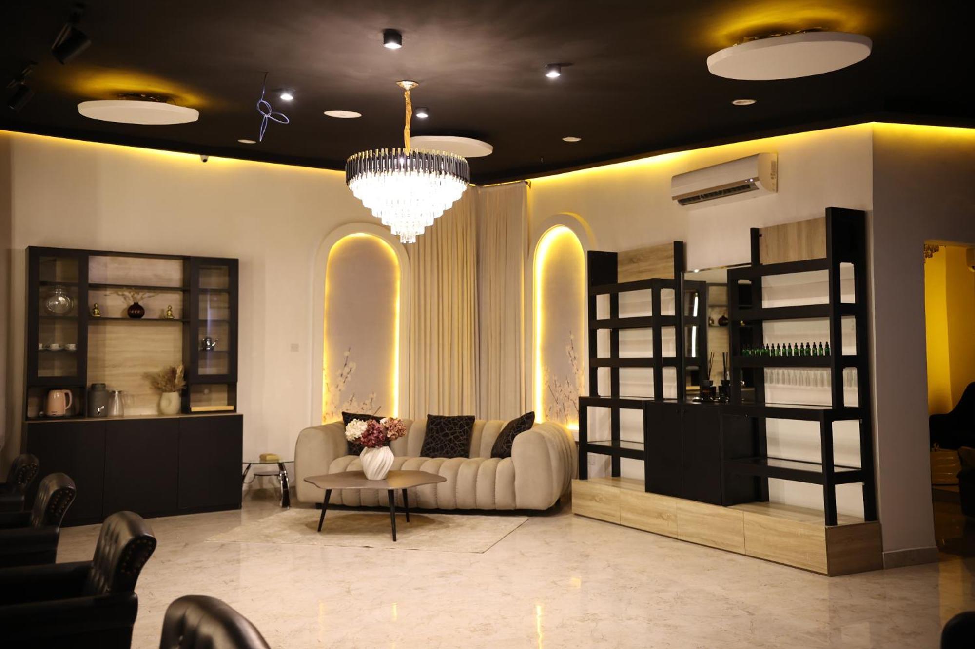 Johnwood Hotel By Bolton Abuja Buitenkant foto