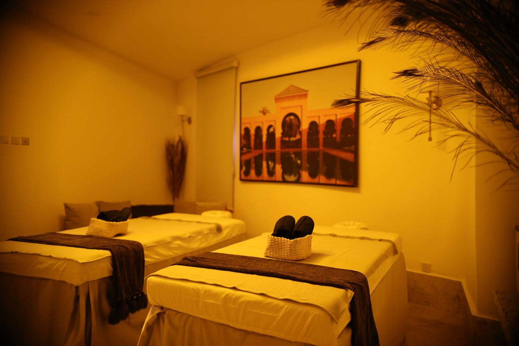 Johnwood Hotel By Bolton Abuja Buitenkant foto